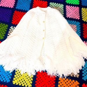 70s Vintage Poncho Cape Shawl Sweater White Medium Med Vtg